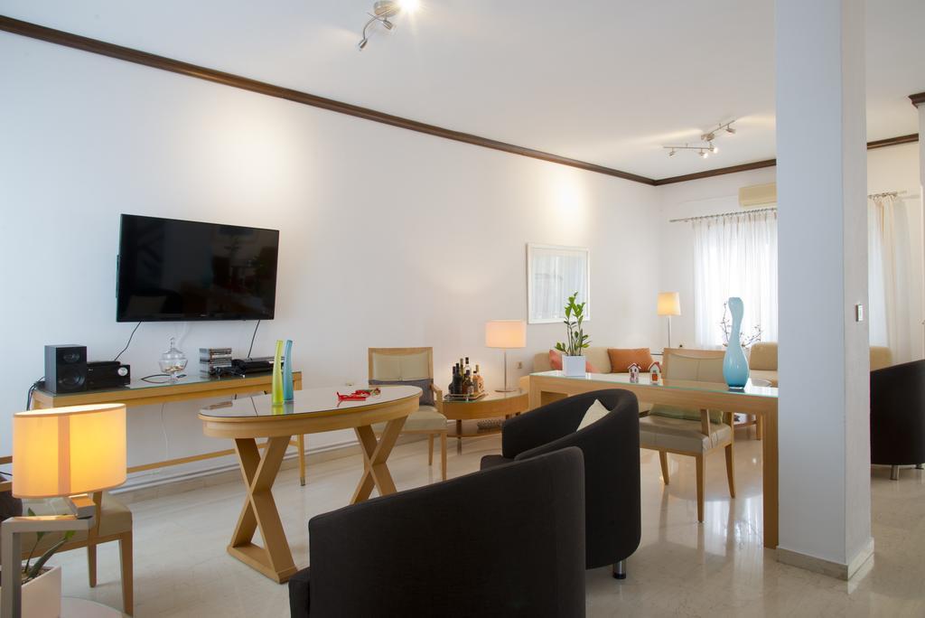 Knossos By Heloni Apartments Ираклион Экстерьер фото